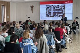 Über 100 Teilnehmerinnen und Teilnehmer aus dem Kreis Coesfeld kamen zur Jahrestagung Kinderschutz nach Dülmen.