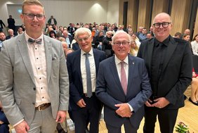 Ehrenringträger Stadt Dülmen Dieses Foto zeigt Bürgermeister Carsten Hövekamp mit Klaus-Viktor Kleerbaum, Willi Wessels und Markus Schmitz.