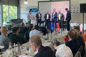 Dieses Foto zeigt die Teilnehmenden der Talkrunde