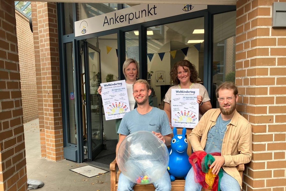 Das Team des Ankerpunktes lädt gemeinsam mit zahlreichen Beteiligten zu einem bunten Fest in der Overbergpassage ein. Foto: Stadt Dülmen
