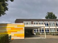 Dieses Foto zeigt die St. Georg-Grundschule in Hiddingsel
