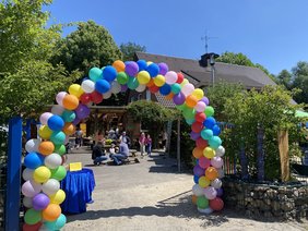Auf dem liebevoll geschmückten Kita-Gelände wurde gefeiert.
