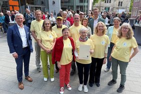 Der Sonderpreis Nachhaltigkeit 2025 ging an die Ehrenamtlichen von DüNaMi (DülmenNachhaltigMitmachen) e.V., die sich für Umwelt-, Klima- und Artenschutz einsetzen. 