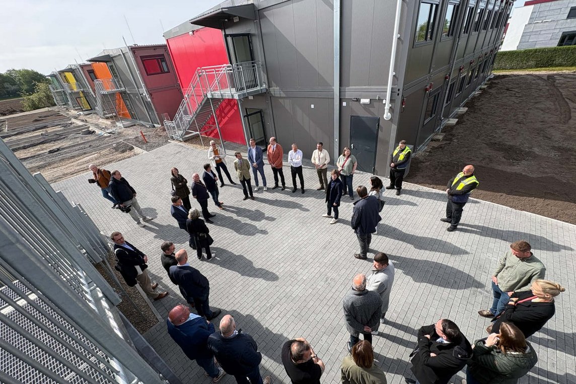 Dieses Foto zeigt die ZUE am Gausepatt bei der offiziellen Eröffnung. 