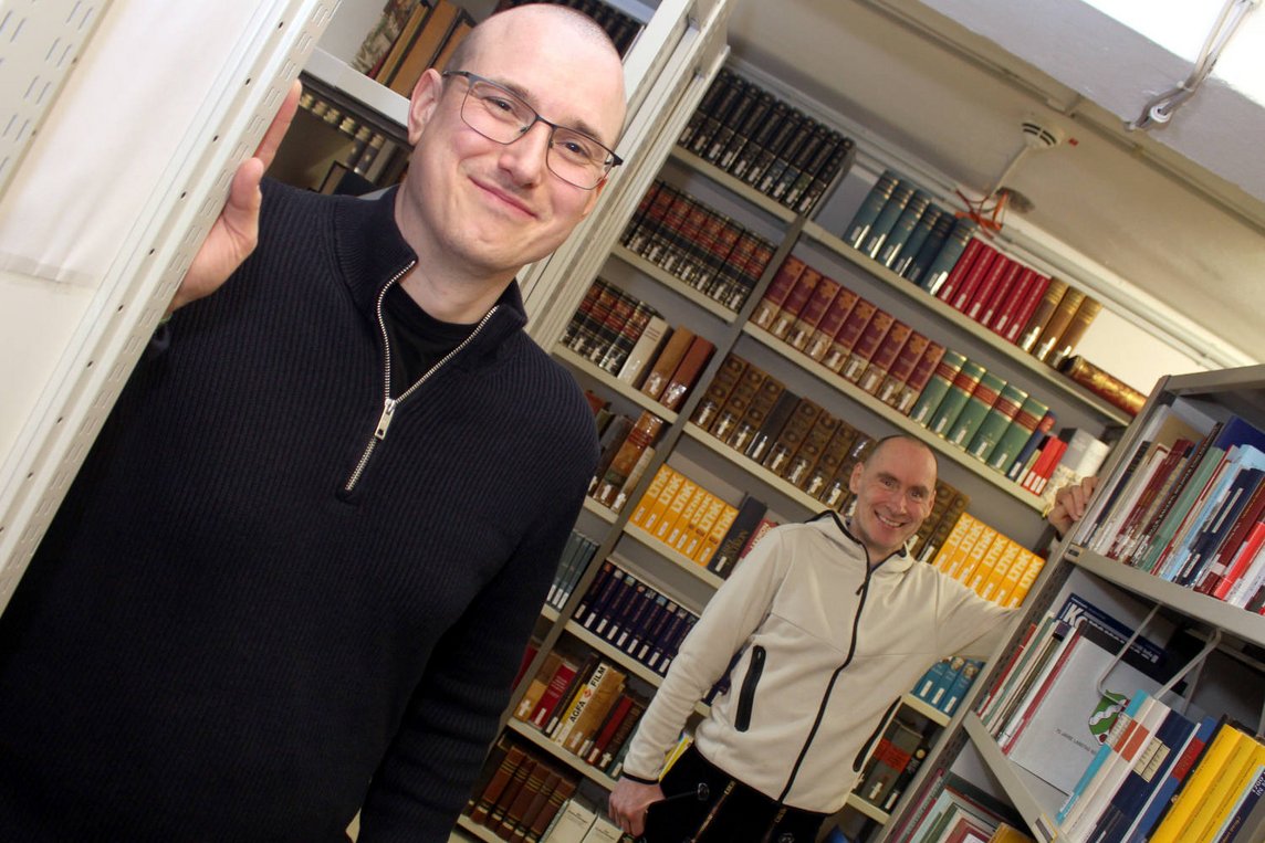 Dieses Foto zeigt Mike Weiden (l.) und Dr. Stefan Sudmann