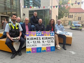 Dieses Foto zeigt Organisatoren und Partner der Viktorkirmes