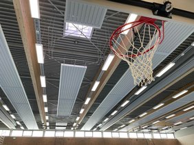 Dieses Foto zeigt die sanierte Dreifachturnhalle