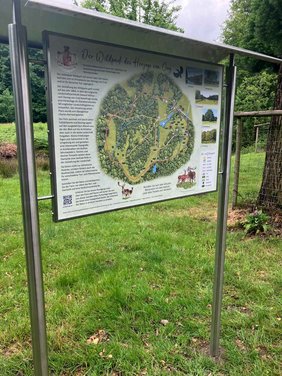 Dieses Foto zeigt eine Station des neuen Lern- und Bildungspfades 