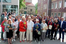 Dieses Foto zeigt alle Geehrten. 