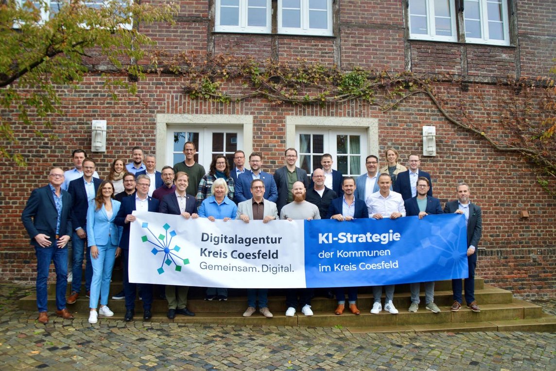 Dieses Foto zeigt die Arbeitsgruppe für die KI-Strategie im Kreis Coesfeld