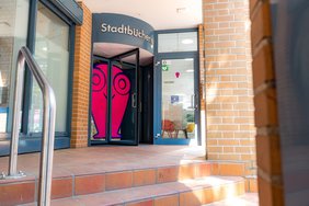 Eingang Stadtbücherei